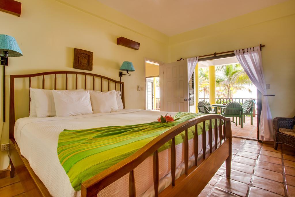 Robert'S Grove Beach Resort Placencia Habitación foto